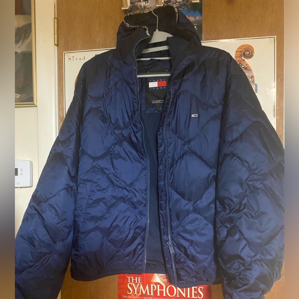 Tommy Hilfiger light w we tilted jacket . Size L